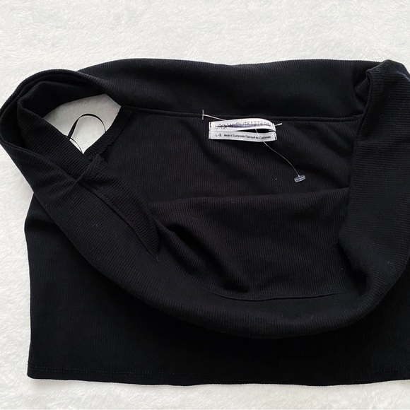 NWOT UO Black Off Shoulder Crop Top - Picture 12 of 13